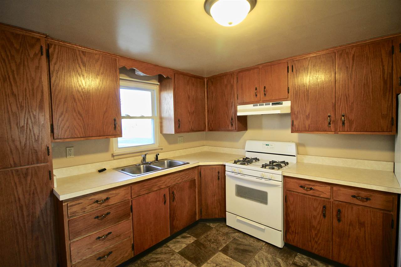 114 Berry Street Washington, IL 61571 - Photo 3 of 14 Gallery Image 3