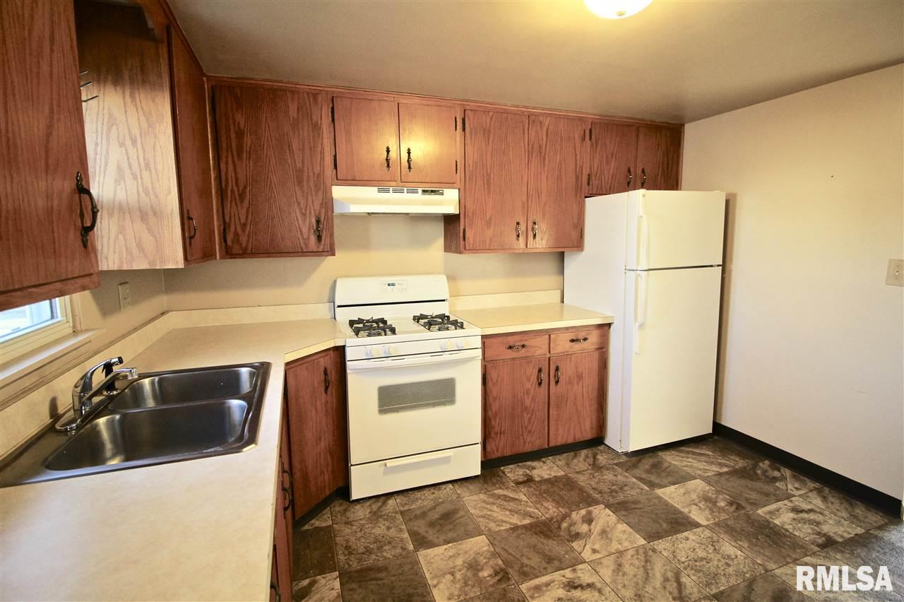 114 Berry Street Washington, IL 61571 - Photo 4 of 14 Gallery Image 4