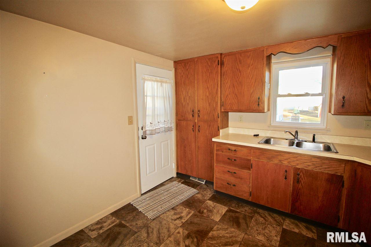 114 Berry Street Washington, IL 61571 - Photo 5 of 14 Gallery Image 5