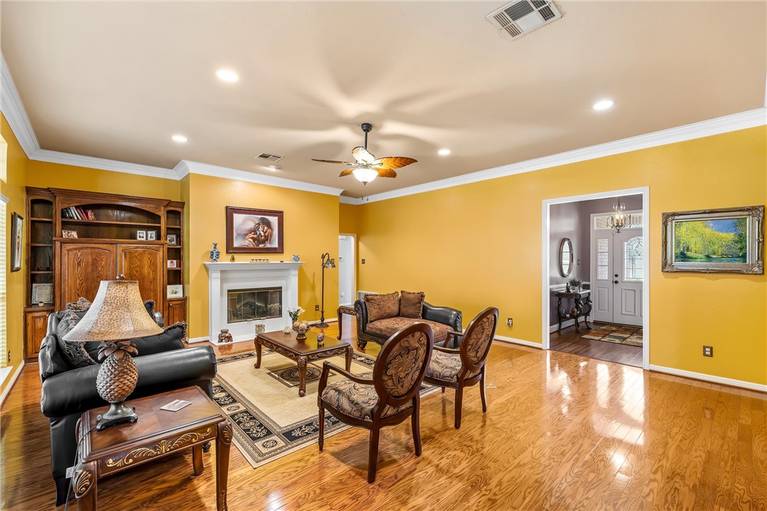 201 Cobblestone Lane Crawford, TX 76638 - Photo 11 of 36