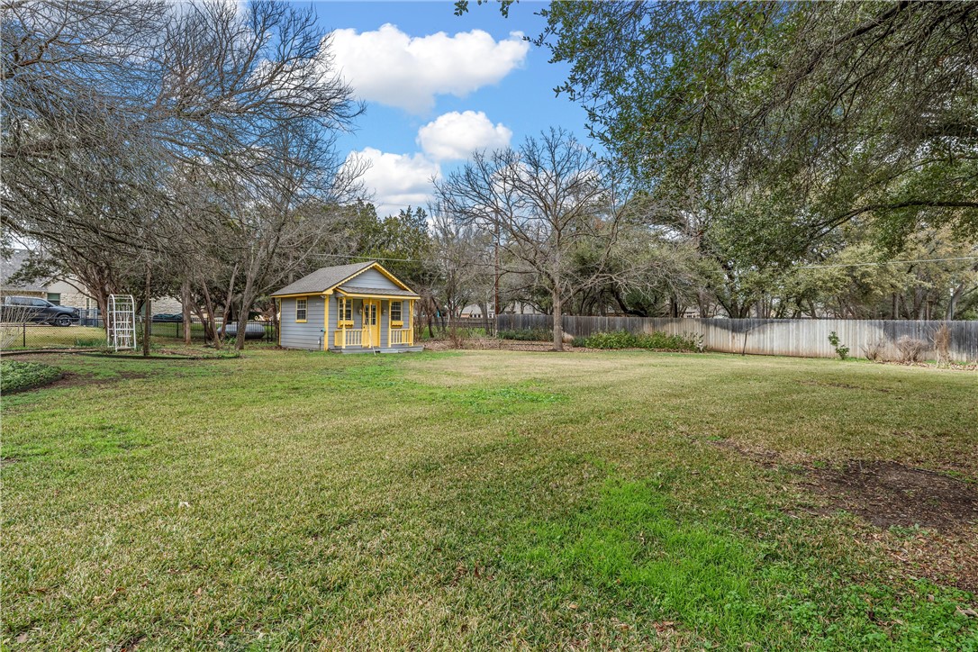 201 Cobblestone Lane Crawford, TX 76638 - Photo 32 of 36