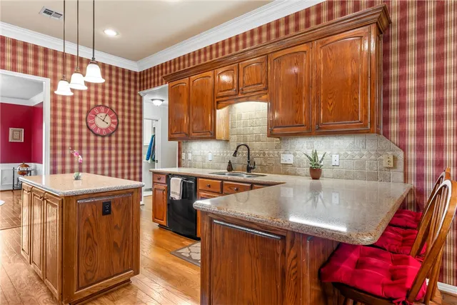 $605,000 | 201 Cobblestone Lane, Crawford, TX 76638