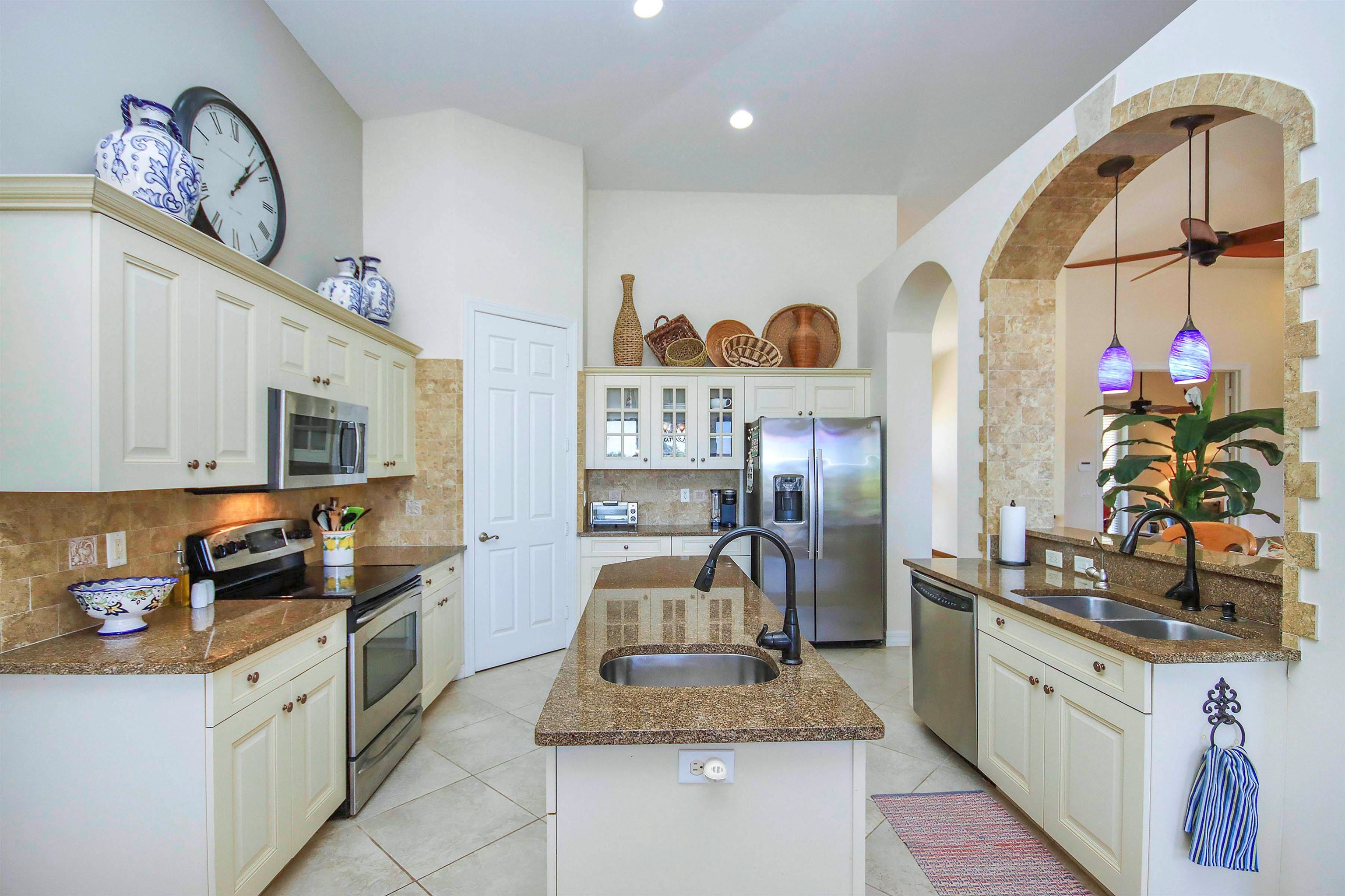 1066 Bailey Road Sanibel, FL 33957 - Photo 7 of 48 Gallery Image 7