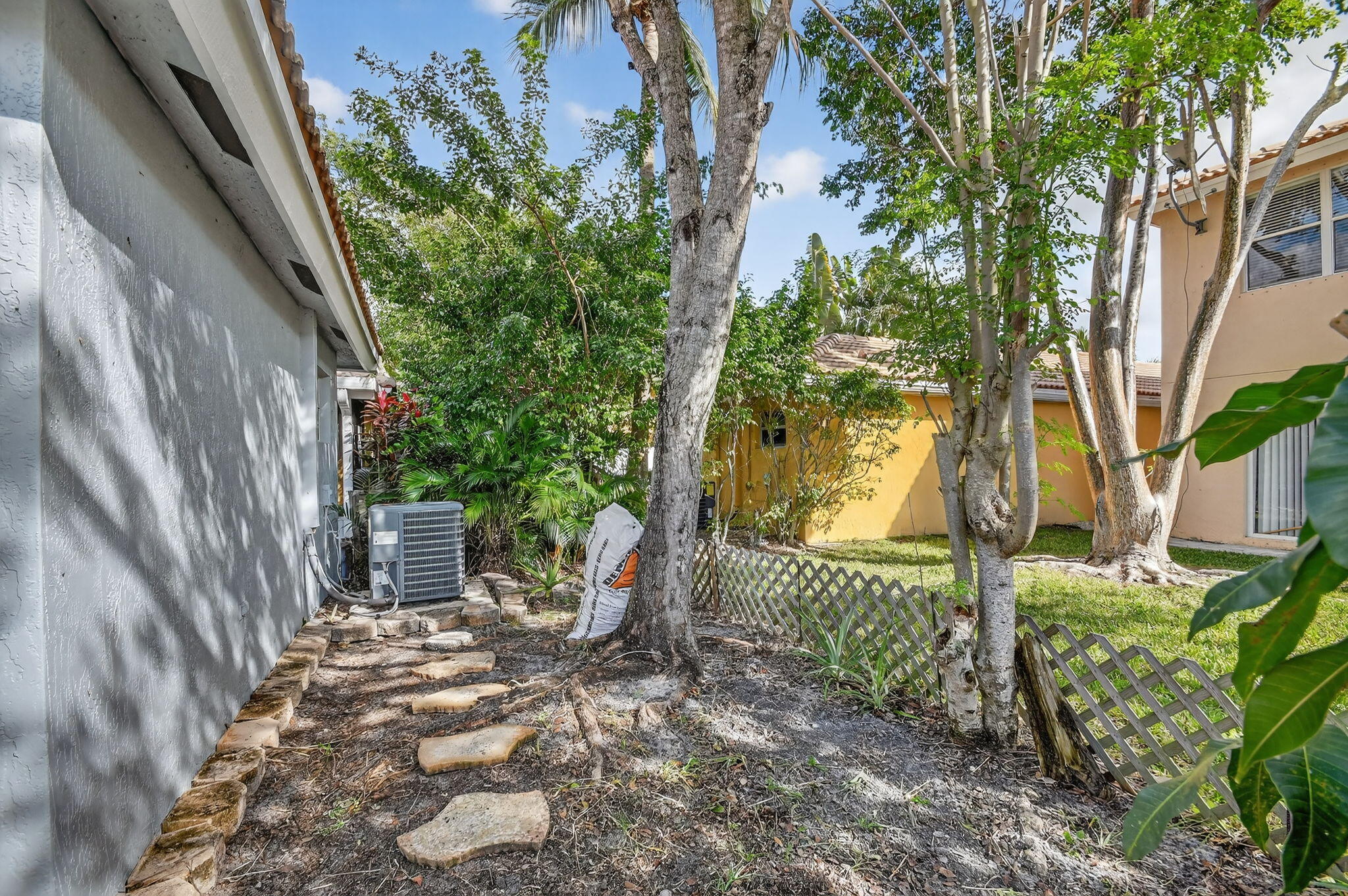 3386 Commodore Court West Palm Beach, FL 33411 - Photo 35 of 79 backyard1.1