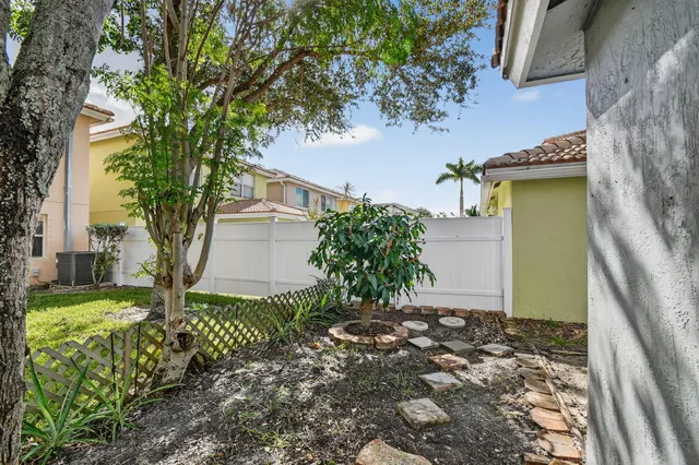 $405,000 | 3386 Commodore Court, West Palm Beach, FL 33411