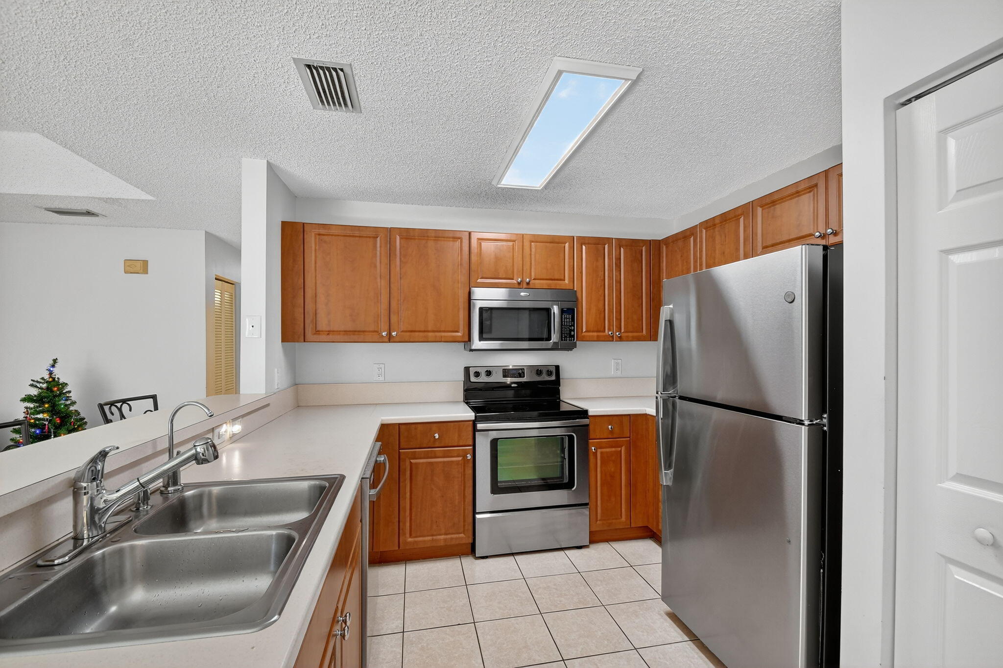 3386 Commodore Court West Palm Beach, FL 33411 - Photo 9 of 79 kitchen1.2