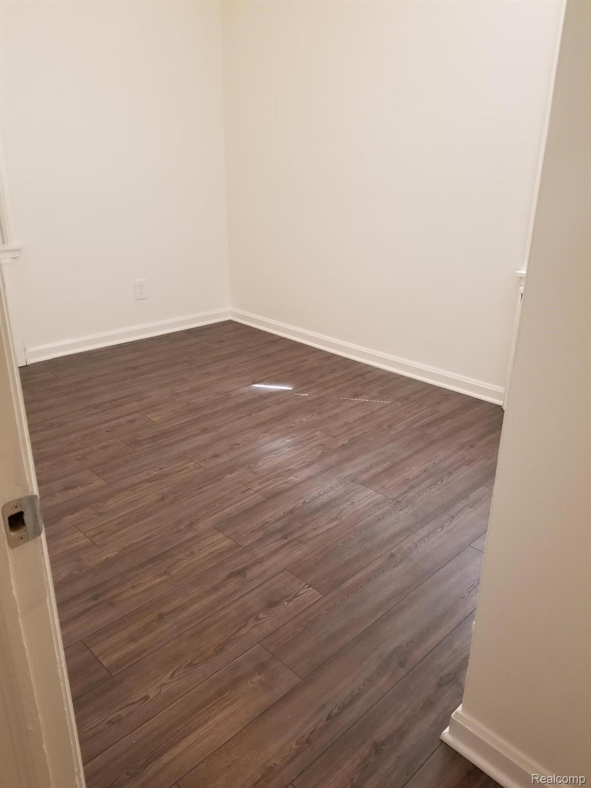 2018 Crooks Road Royal Oak, MI 48073 - Photo 8 of 16 7.jpg