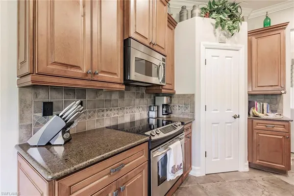 $12,000 | 6105 Dogleg Drive, Naples, FL 34113