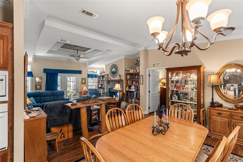 5711 Caribbean Circle Keystone Heights, FL 32656 - Photo 23 of 61 a view of a dining room and livingroom