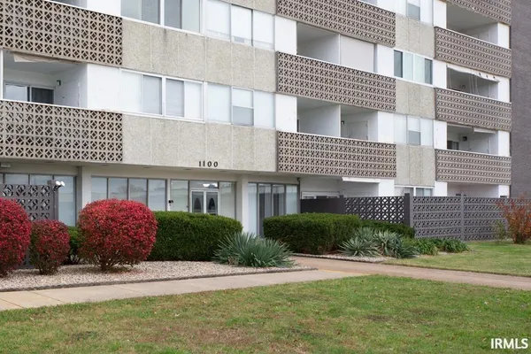 $109,900 | 1100 Erie Avenue, Unit 802, Evansville, IN 47715