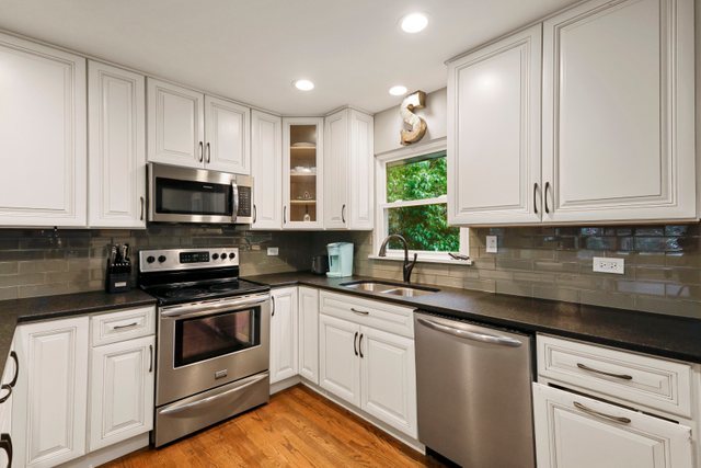 1042 Riedy Road Lisle, IL 60532 - Photo 12 of 29