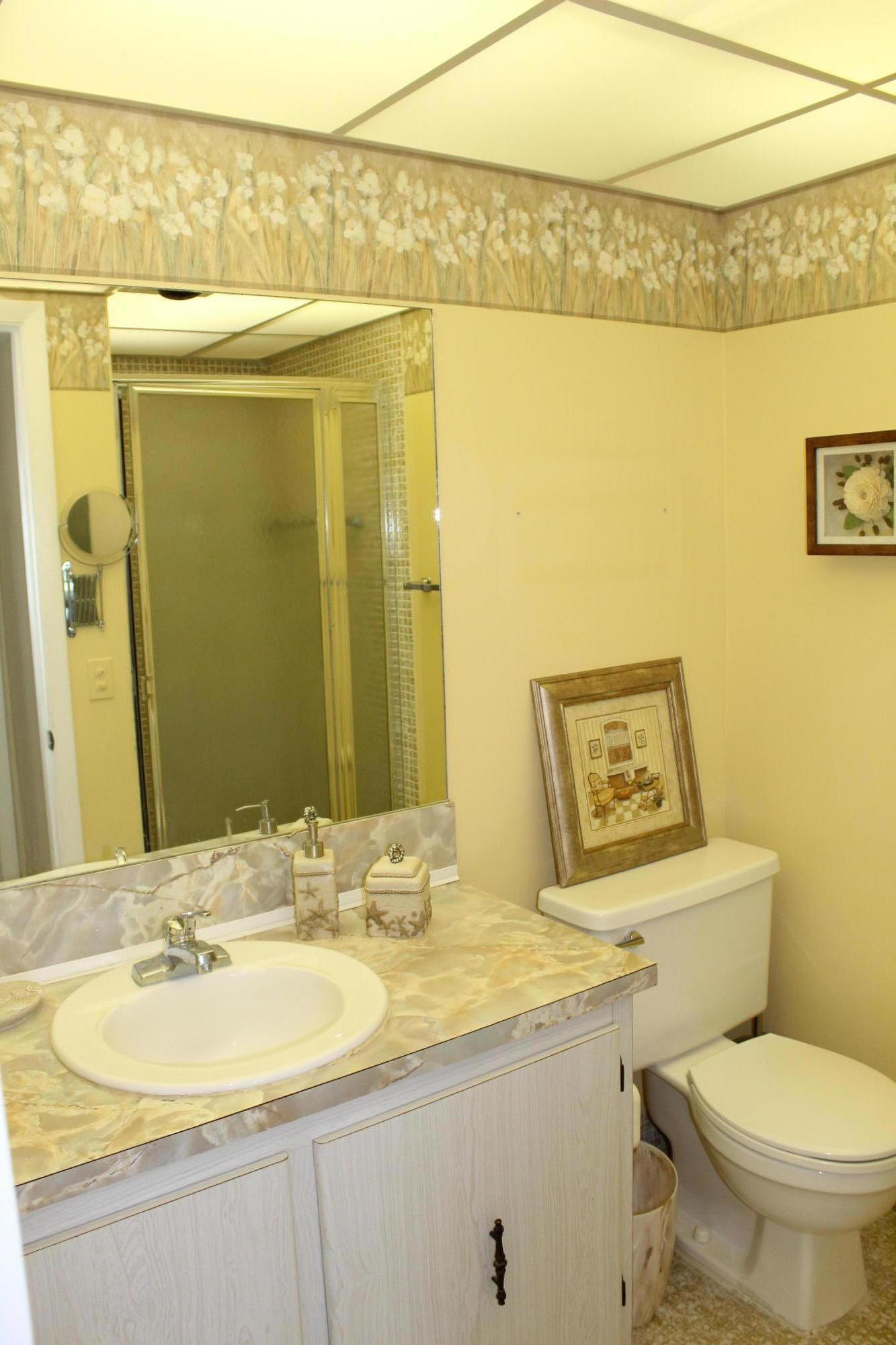 956 Normandy Trail Delray Beach, FL 33484 - Photo 13 of 15 Bathroom 2