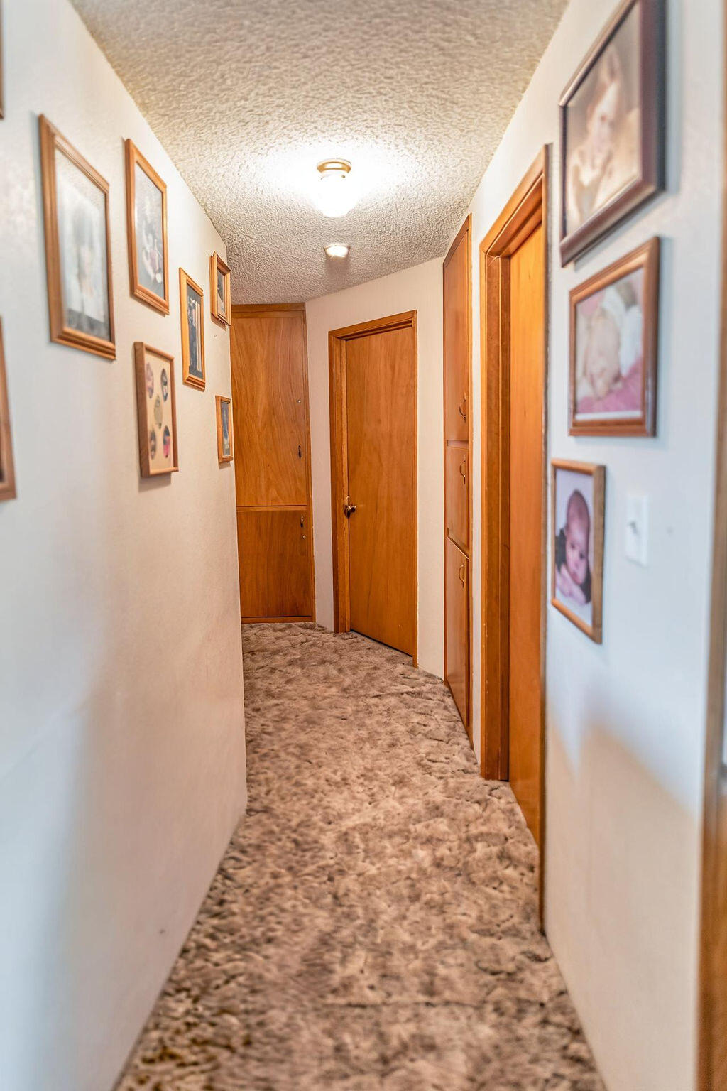 2137 Orindale Road Klamath Falls, OR 97601 - Photo 8 of 31 44a85443-2e9b-4e9e-b6e0-28e64d689bf5