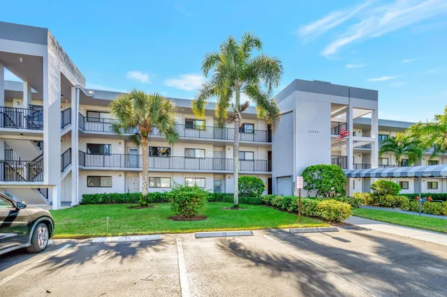 $325,000 | 15355 Lakes Of Delray Boulevard, Unit 307, Delray Beach, FL 33484