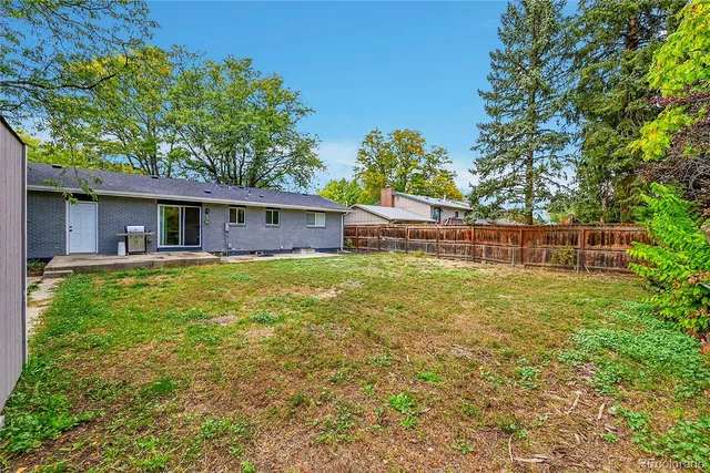 a front view of house with yard