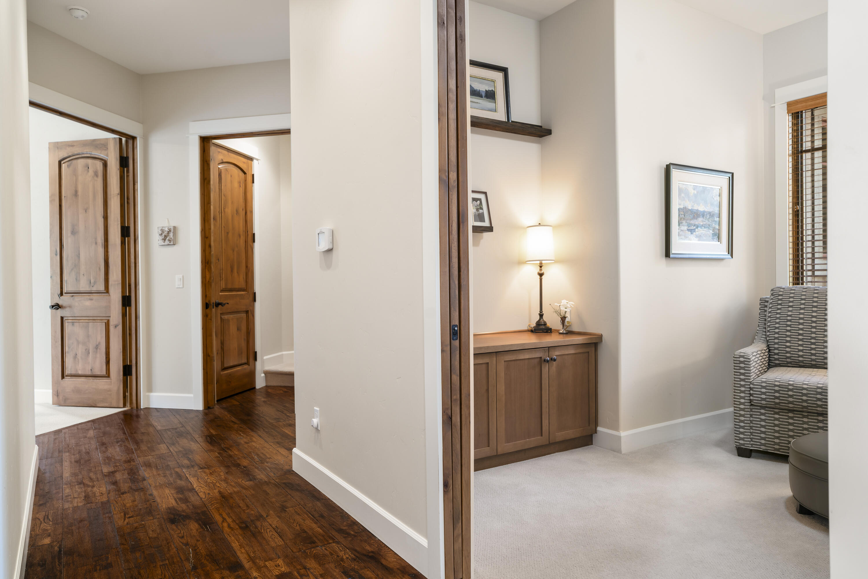 56155 Sable Rock Loop, Unit 277 Bend, OR 97707 - Photo 30 of 63 Hallway