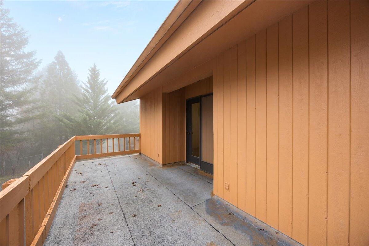 5449 Hugo Road Grants Pass, OR 97526 - Photo 23 of 28 H20