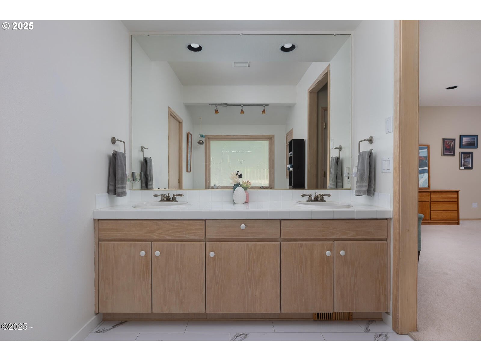 136 Southeast Larch Street Newport, OR 97365 - Photo 14 of 46