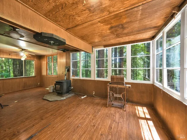 $299,000 | 17850 Santa Rosa Avenue, Guerneville, CA 95446