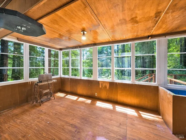 $299,000 | 17850 Santa Rosa Avenue, Guerneville, CA 95446