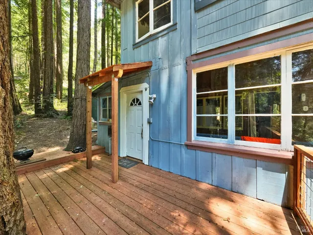 $299,000 | 17850 Santa Rosa Avenue, Guerneville, CA 95446