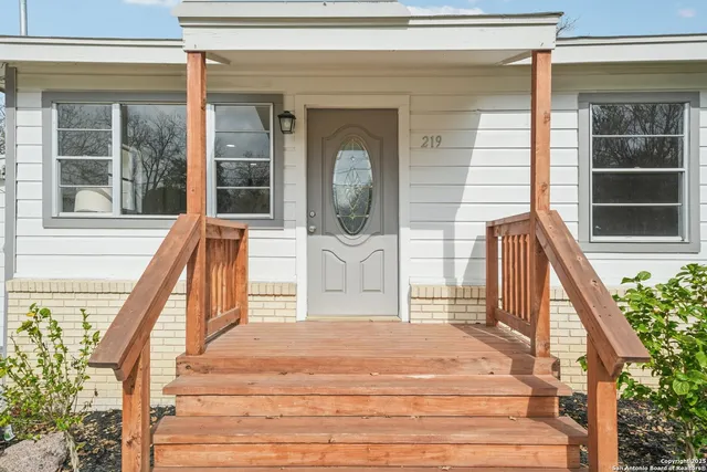 $249,000 | 219 Nelson Avenue, San Antonio, TX 78210