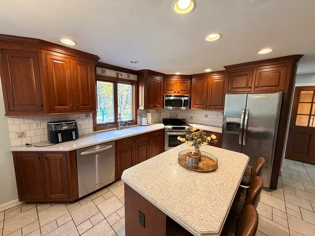 $599,900 | 361 South Main Street, Bellingham, MA 02019