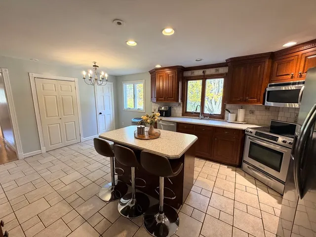 $599,900 | 361 South Main Street, Bellingham, MA 02019