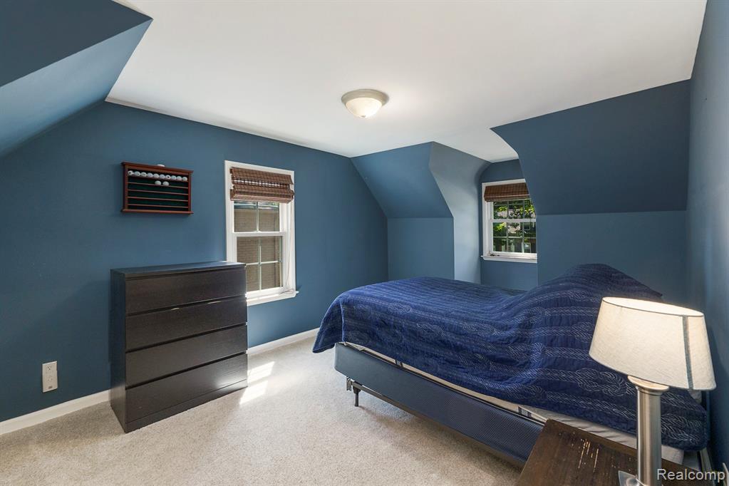 1642 Hampton Road Grosse Pointe Woods, MI 48236 - Photo 13 of 28