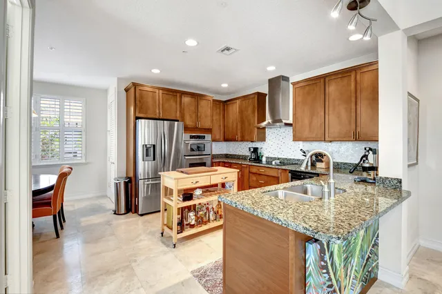 $4,500 | 122 Southwest 1st Avenue, Delray Beach, FL 33444