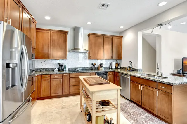 $4,500 | 122 Southwest 1st Avenue, Delray Beach, FL 33444