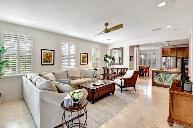 $4,500 | 122 Southwest 1st Avenue, Delray Beach, FL 33444