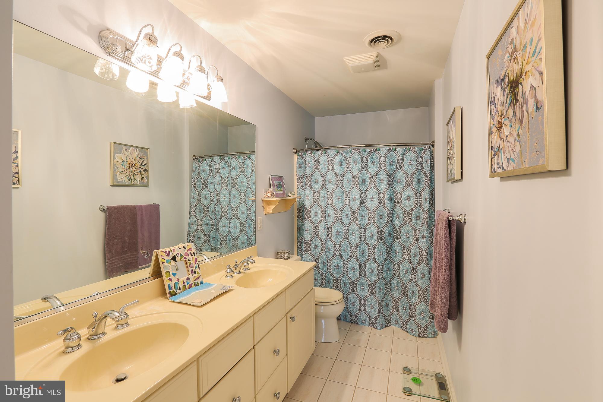 2744 Old Court Road Baltimore, MD 21208 - Photo 18 of 30 2nd Floor Hall Bath