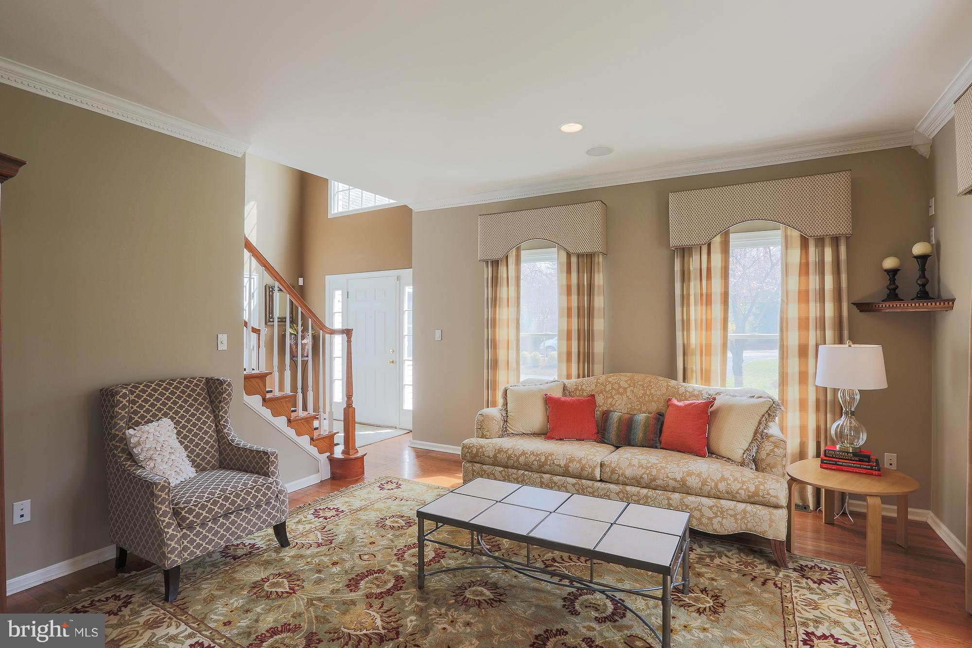 2744 Old Court Road Baltimore, MD 21208 - Photo 6 of 30 Living Room