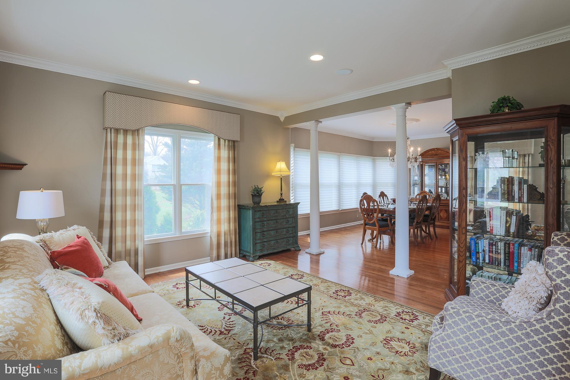 2744 Old Court Road Baltimore, MD 21208 - Photo 7 of 30 Living Room
