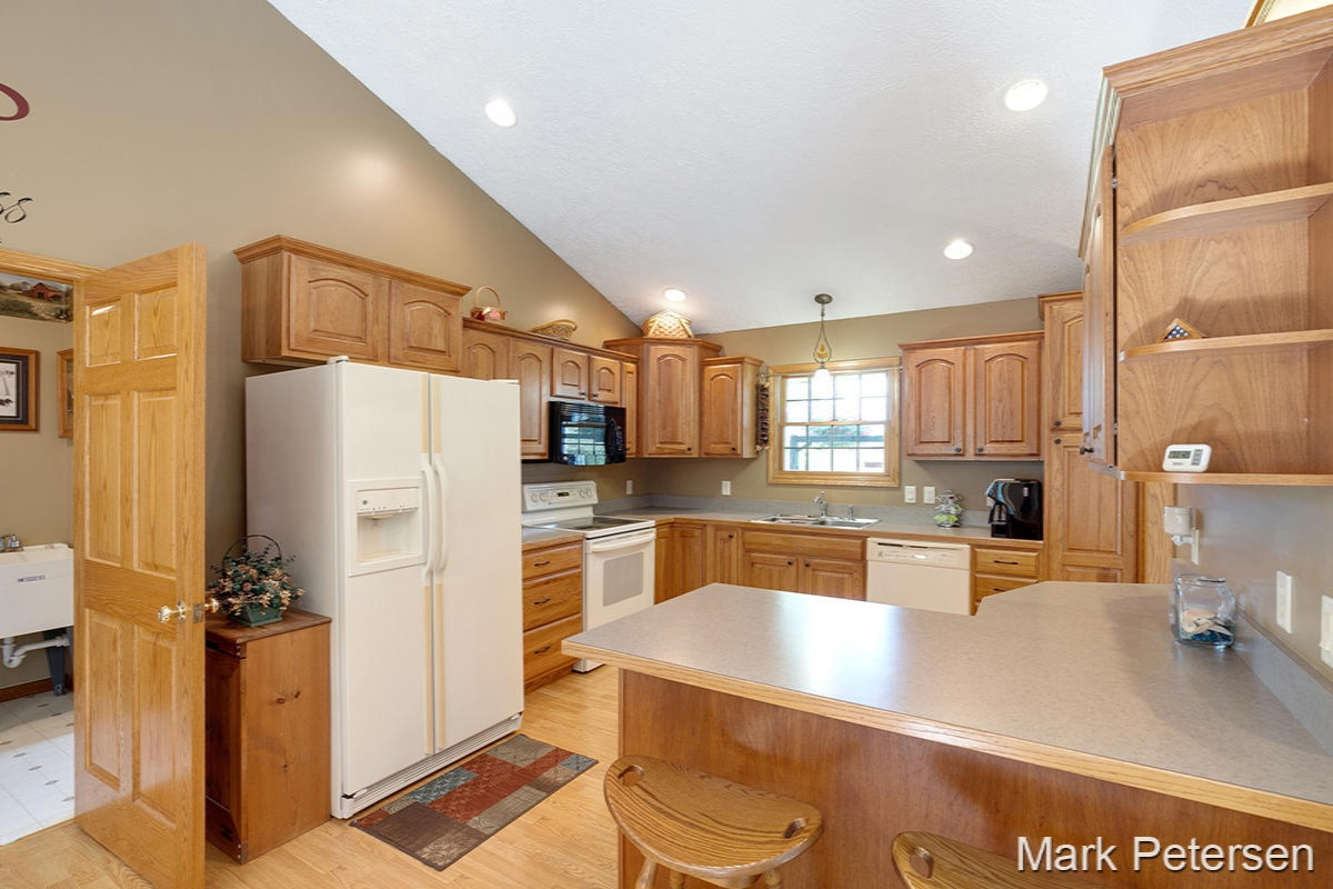 3089 South Lake Road Sidney, MI 48885 - Photo 13 of 34 IMG_1012