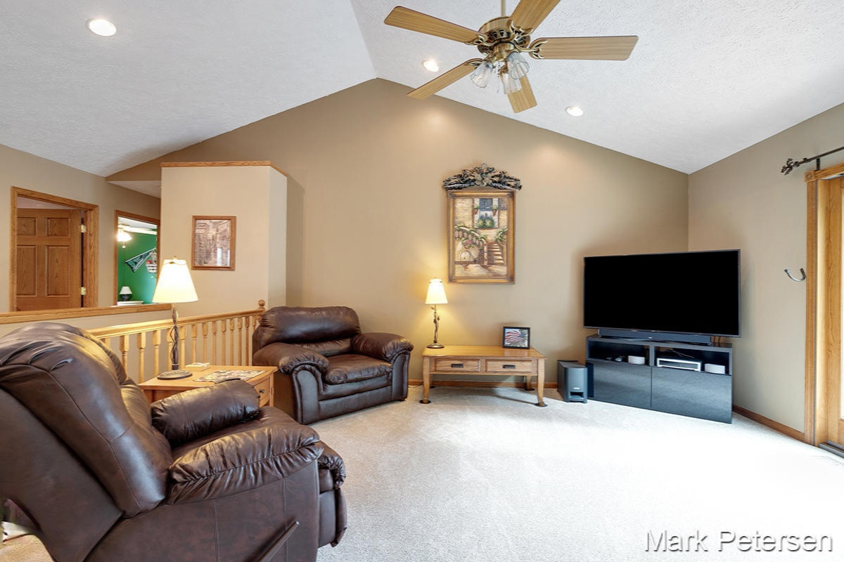 3089 South Lake Road Sidney, MI 48885 - Photo 5 of 34 IMG_1004