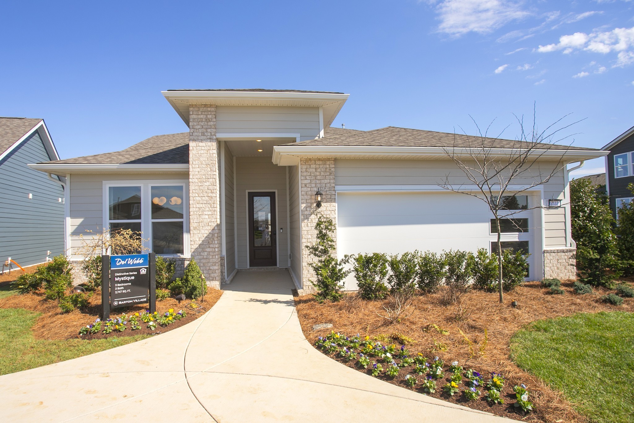 545 Scarlet Oak Road Lebanon, TN 37090 - Photo 1 of 36 a front view of a house with garden