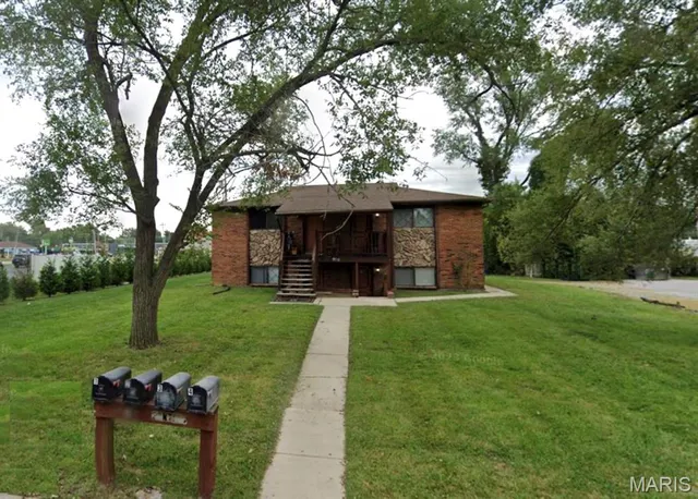 $800 | 5712 Pontiac Drive, Unit 2, Fairview Heights, IL 62208