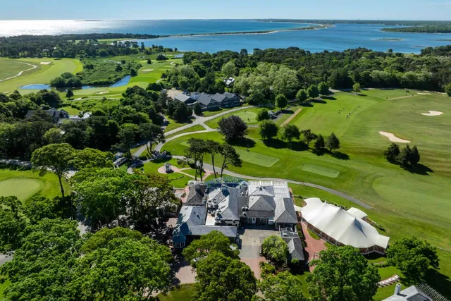$5,100,000 | 7 Overview Lane, Oak Bluffs, MA 02557