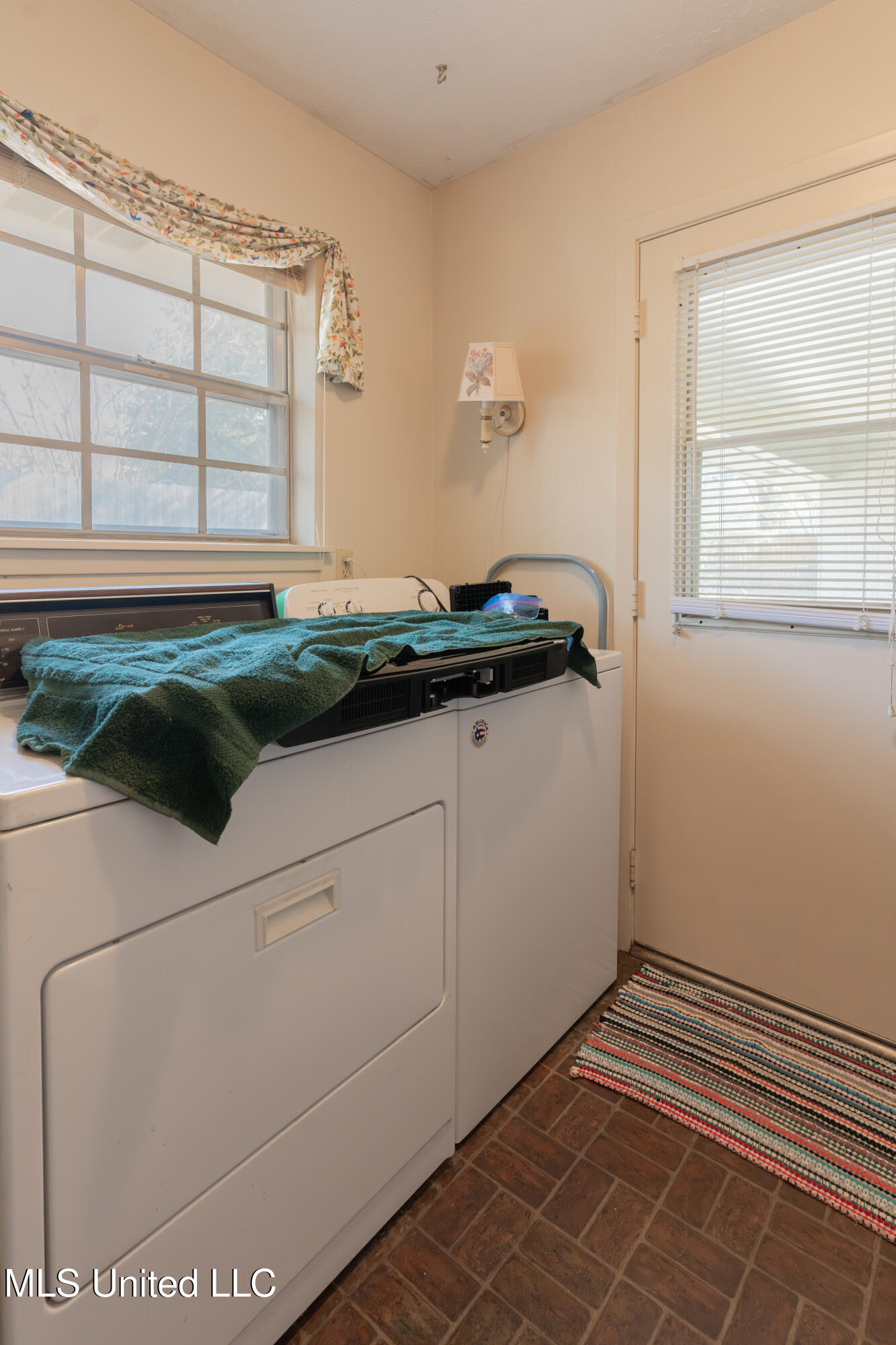 1417 Huntcliff Way Clinton, MS 39056 - Photo 23 of 56 23-LaundryRoom