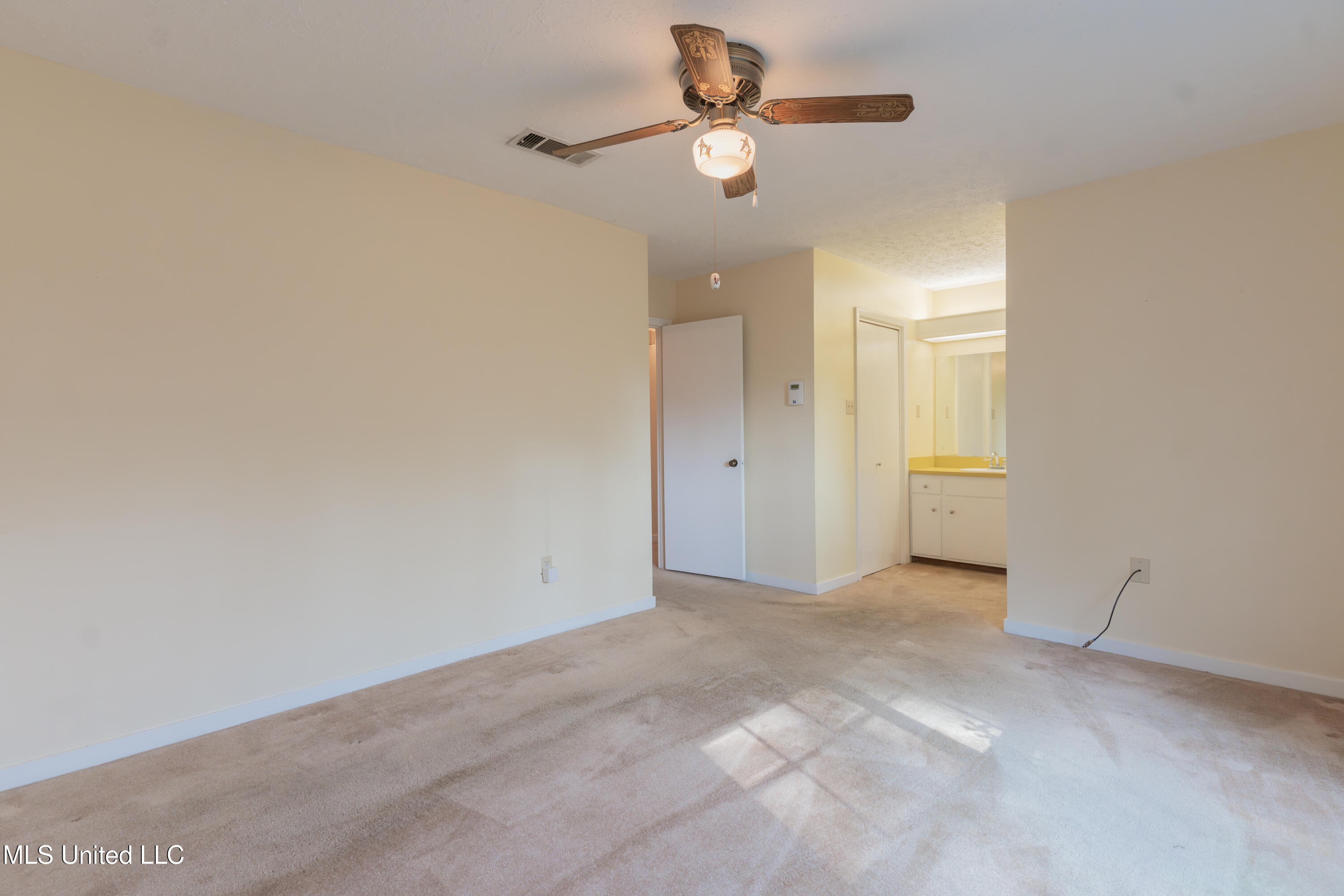 1417 Huntcliff Way Clinton, MS 39056 - Photo 26 of 56 26-PrimaryBedroom