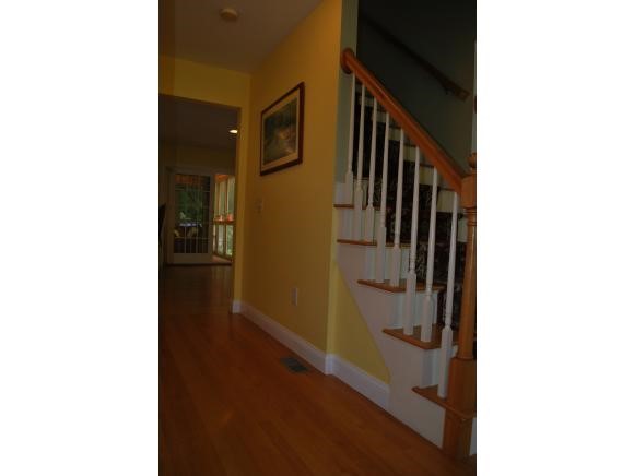 120 Wallace Road Bedford, NH 03110 - Photo 3 of 34
