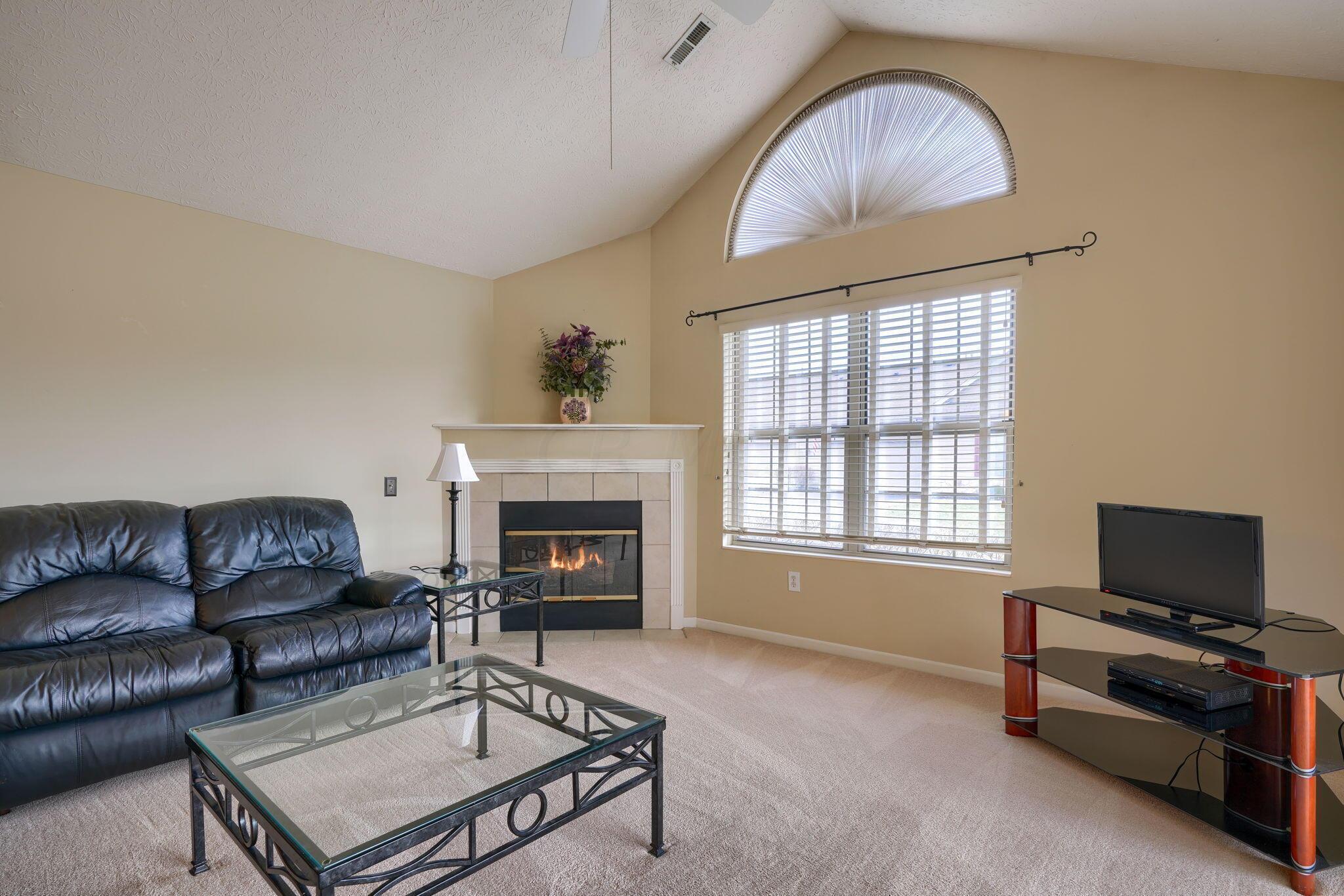 3725 Stoneway Point Powell, OH 43065 - Photo 4 of 54 3725 Stoneway Pt (35)