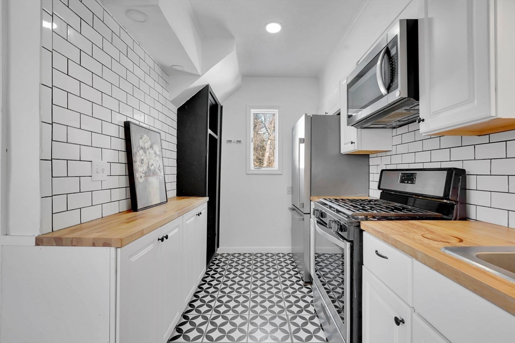 854-856 Sumner Avenue Springfield, MA 01108 - Photo 2 of 40 Gallery Image 2