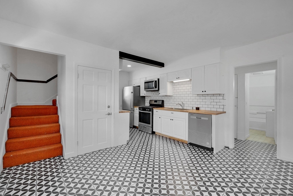 854-856 Sumner Avenue Springfield, MA 01108 - Photo 5 of 40 Gallery Image 5