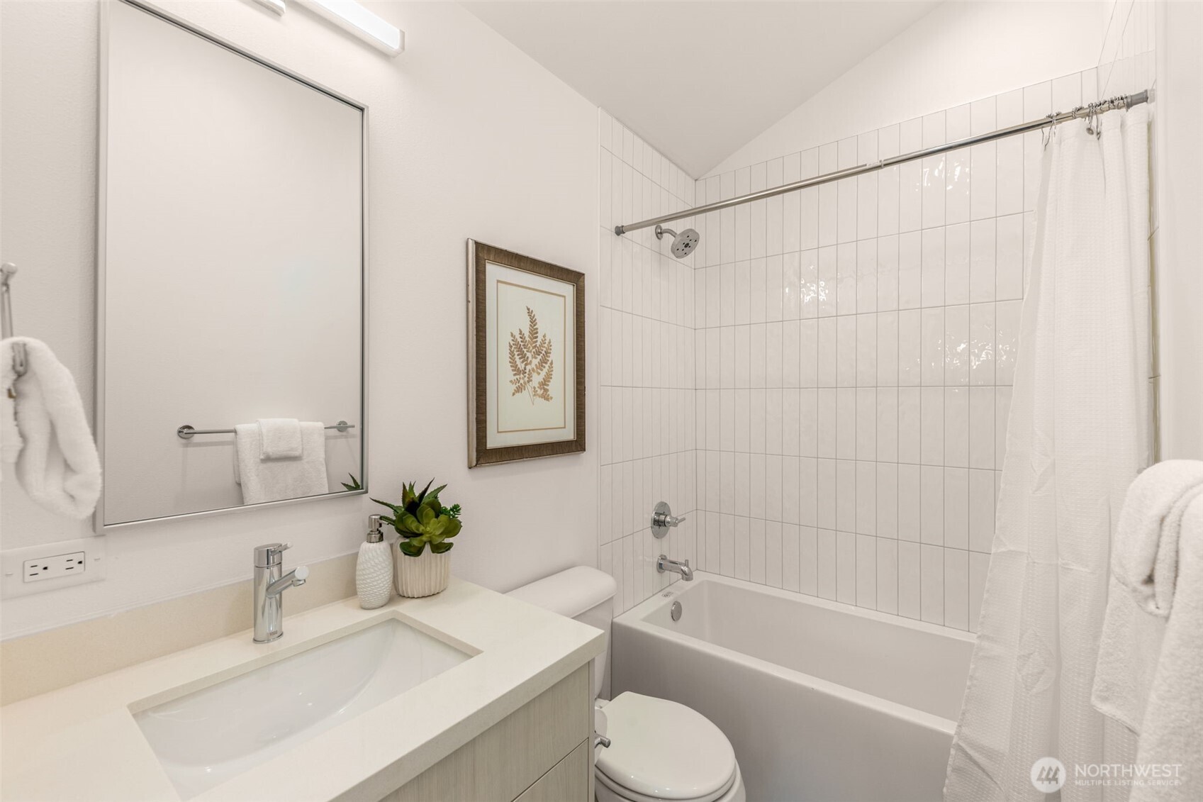 12705 Northeast 144th Street, Unit F Kirkland, WA 98034 - Photo 23 of 29