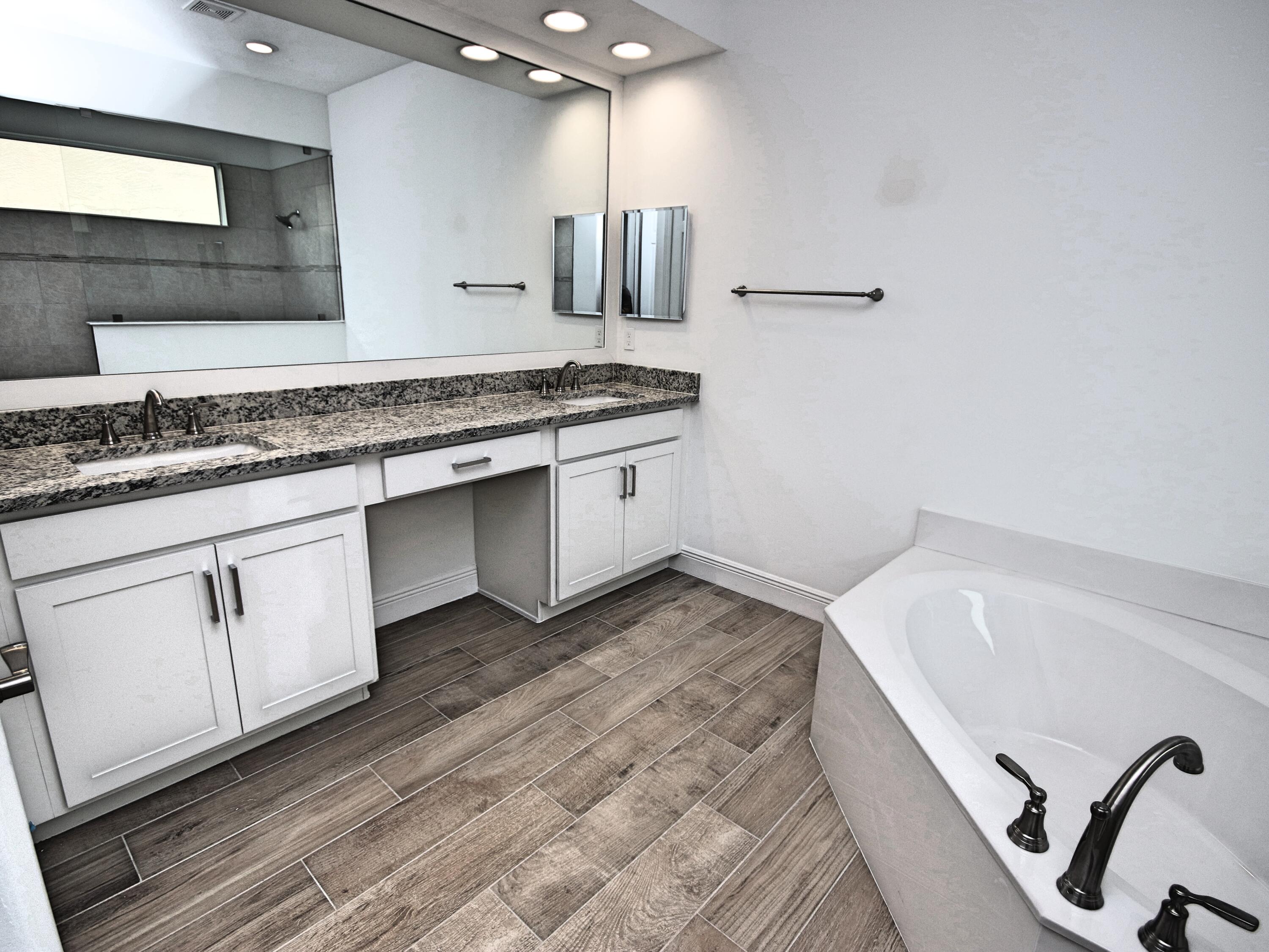 2625 Southwest Fair Isle Road Port St. Lucie, FL 34987 - Photo 18 of 22 IMG_8943