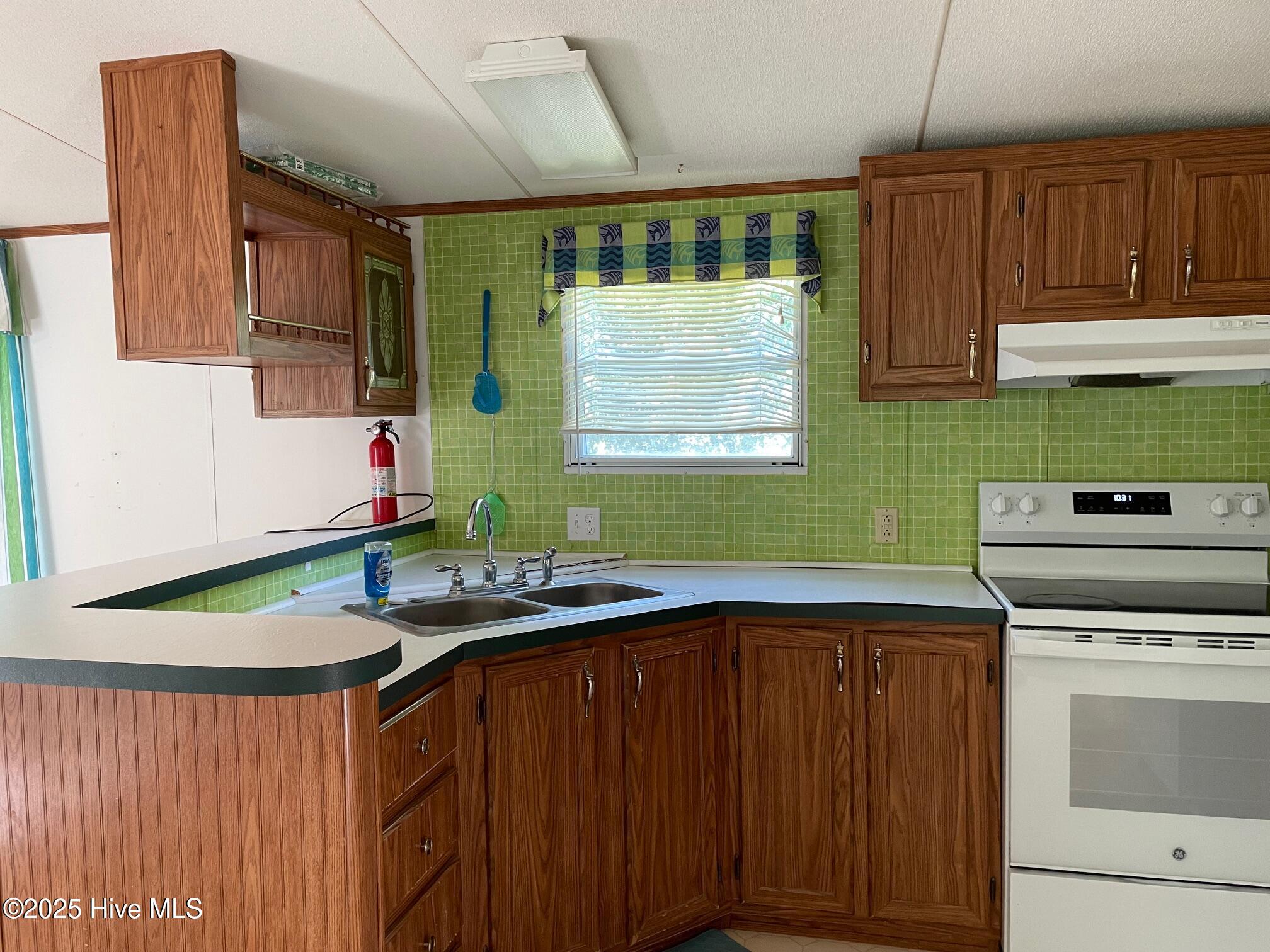108 Conch Court Gloucester, NC 28528 - Photo 15 of 20 Kitchen