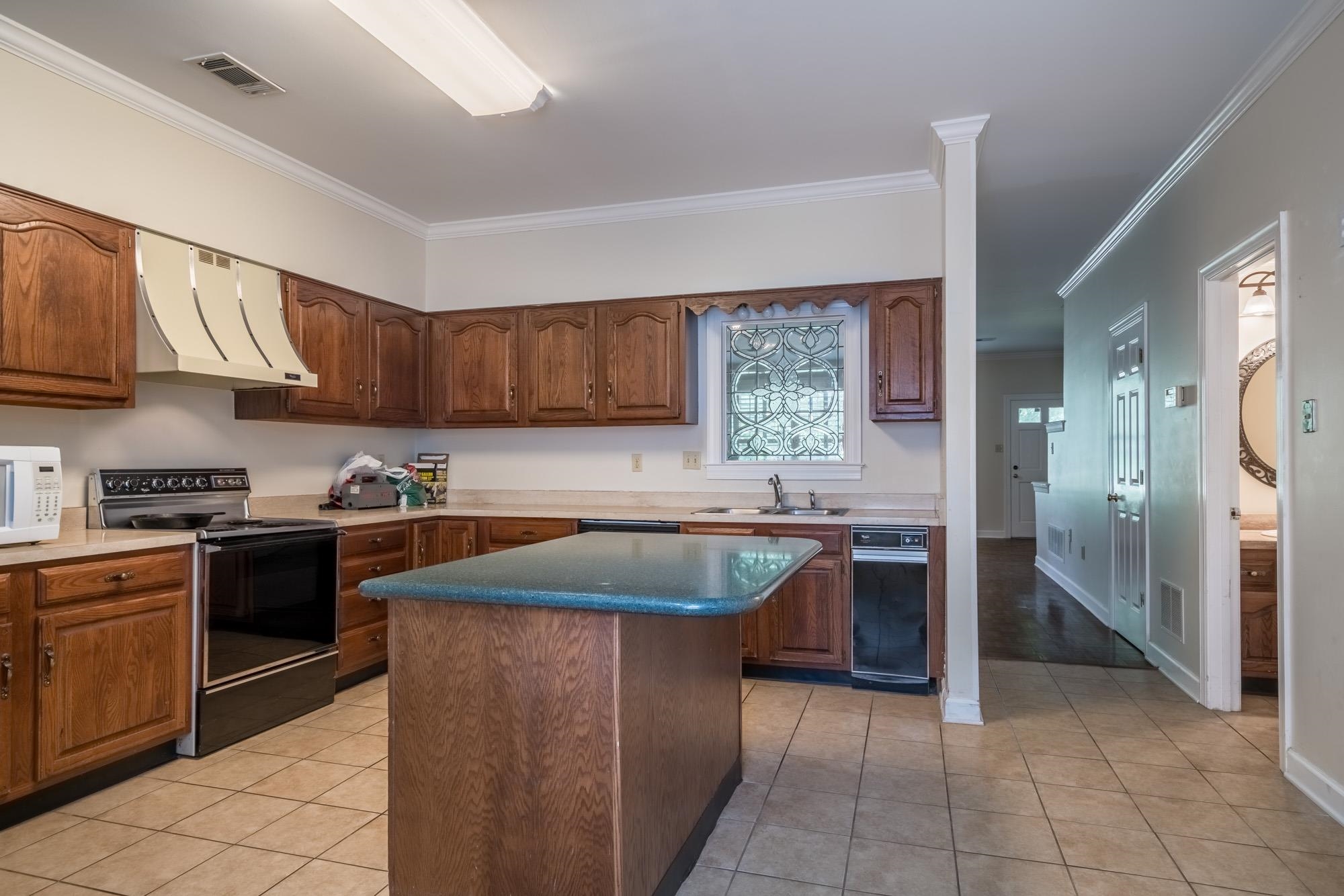 1647 Kimbrough Road, Unit 3 Germantown, TN 38138 - Photo 9 of 25 Gallery Image 9